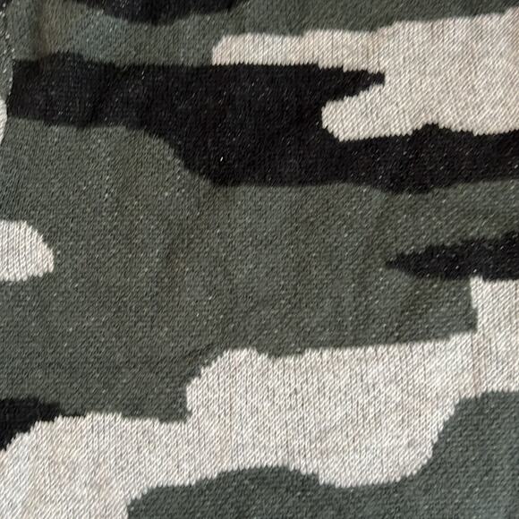 Aqua Cashmere Camo Jacquard Cashmere Sweater - Picture 8 of 11